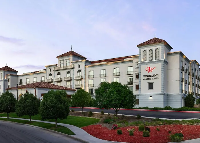 Woolley'S Classic Suites Aurora
