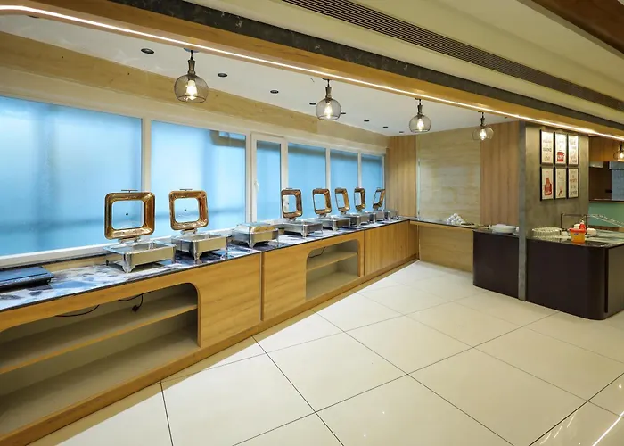 Royal Plaza Suites By Rak Rooms, Mangaluru