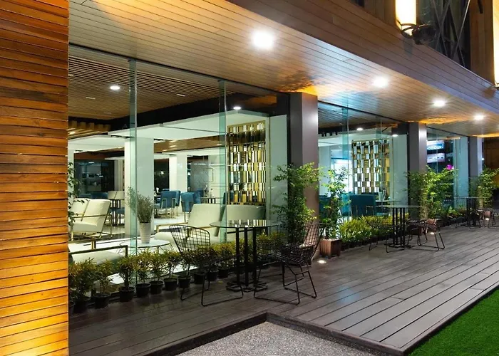Holatel Hotel Phitsanulok