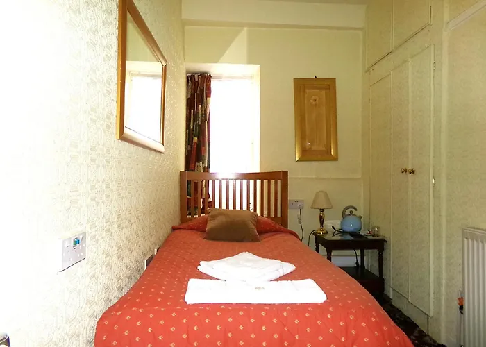 Averon Guest House