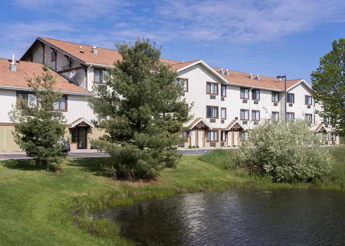 White Pine Inn & Suites