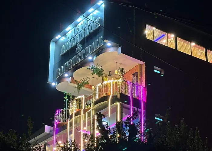 Hotel Anand Lok