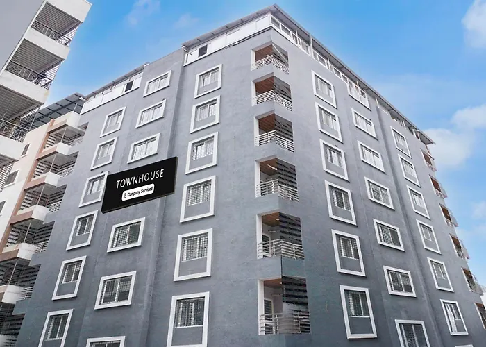 Super Townhouse Hinjewadi Corporate Stays