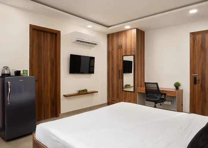 Wandr Hotel Golf Course Road, Near Cyber City, Gurugram