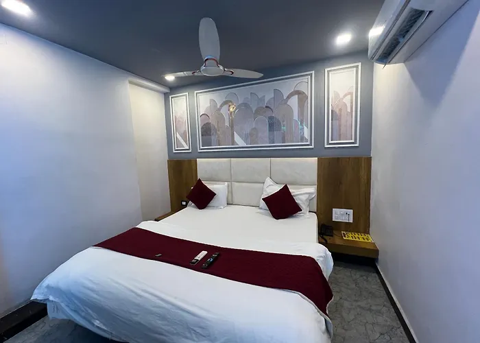 Hotel Secure Inn Kadodara Road