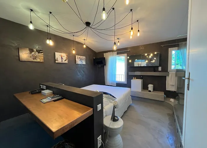 Hôtel des Pins Bédoin