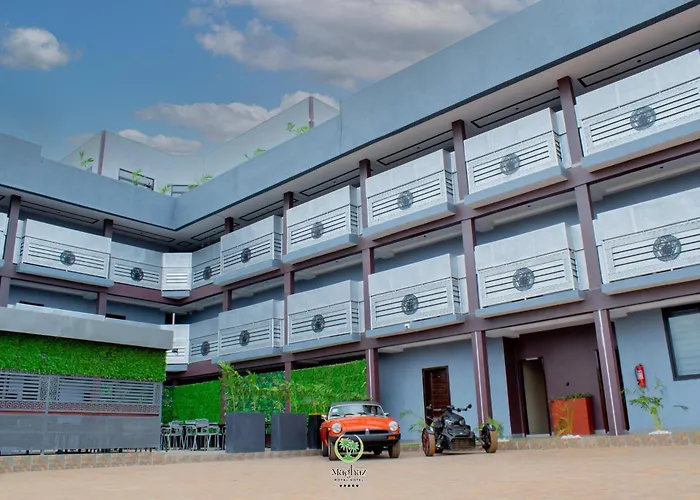 Maghaz Royal Hotel