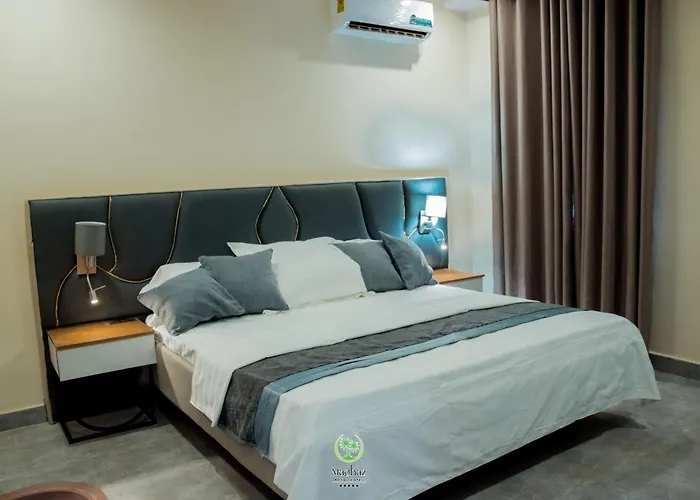 Maghaz Royal Hotel