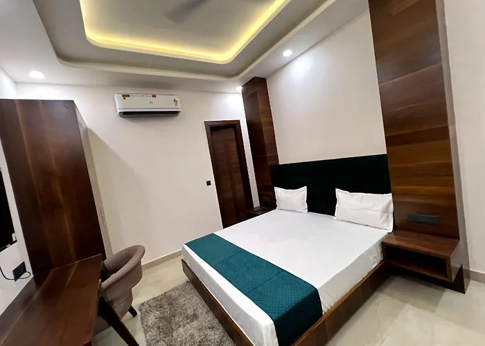Hotel Bliss Inn & Terrace