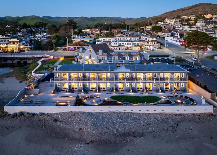 Shoreline Inn...On The Beach