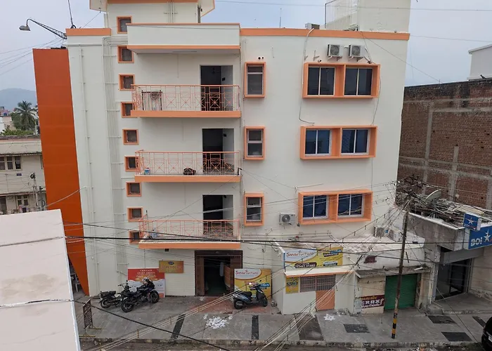 Cm Residency