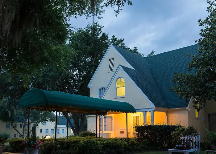 Lakeside Inn On Lake Dora
