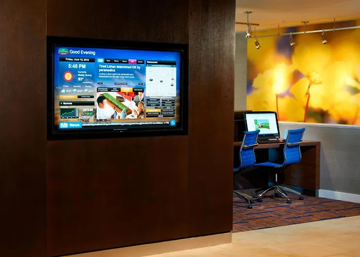 Courtyard By Marriott Rockford