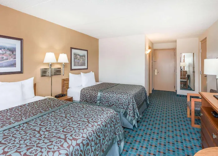 Days Inn By Wyndham Kirksville