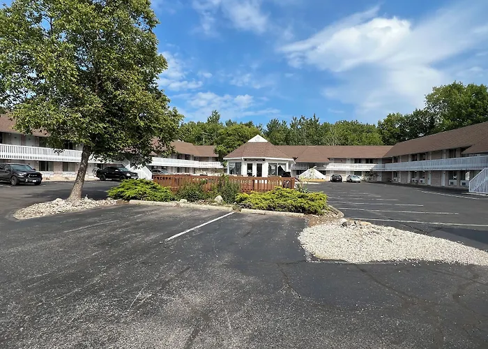 Travelodge By Wyndham Mackinaw City