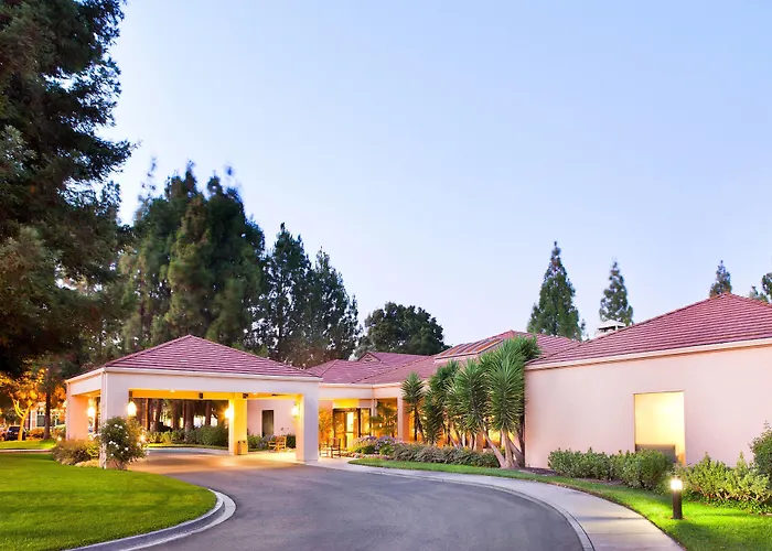 Courtyard By Marriott Pleasanton Hotel
