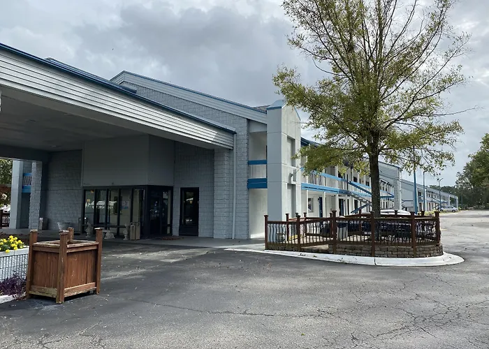 Baymont By Wyndham Wilmington Hotel
