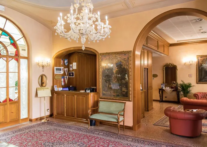 Phi Hotel Dei Medaglioni Correggio