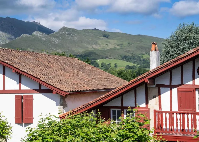 Logis Hôtel Baratxartea Sare