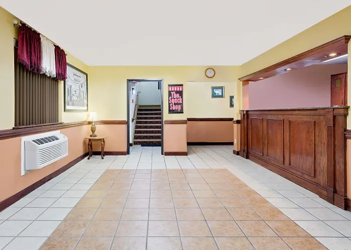Super 8 By Wyndham Johnson City
