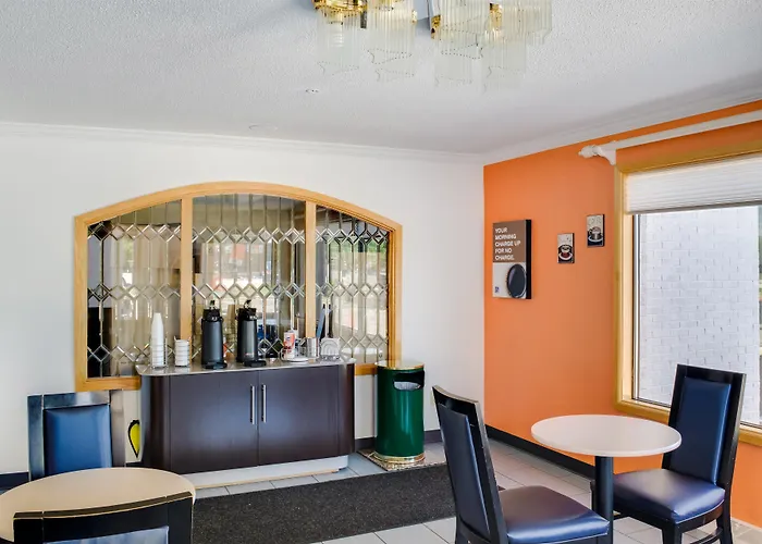Motel 6-Richmond, In
