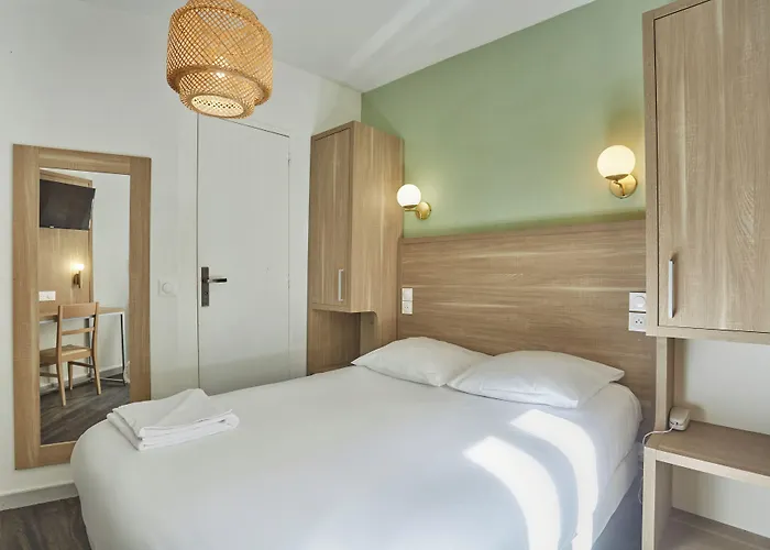 Merryl Hotel