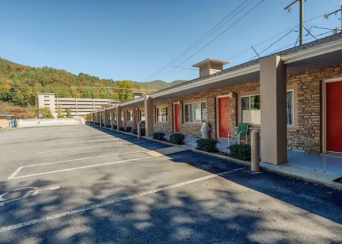 Cherokee Grand Hotel