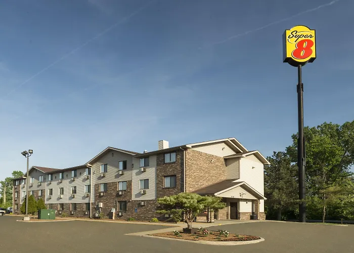 Super 8 By Wyndham Taylor/Detroit Area Motel