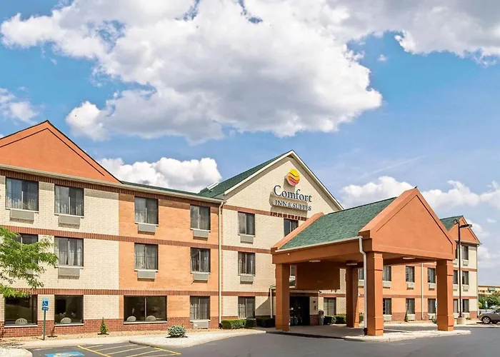 Comfort Inn & Suites Near Tinley Park Amphitheater