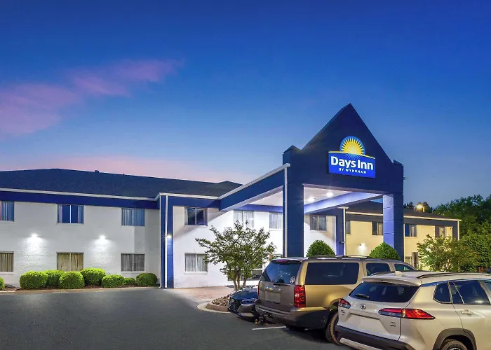 Days Inn & Suites By Wyndham Siler City