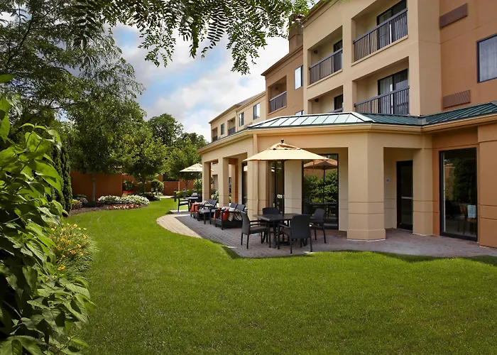 Courtyard Newark Granville