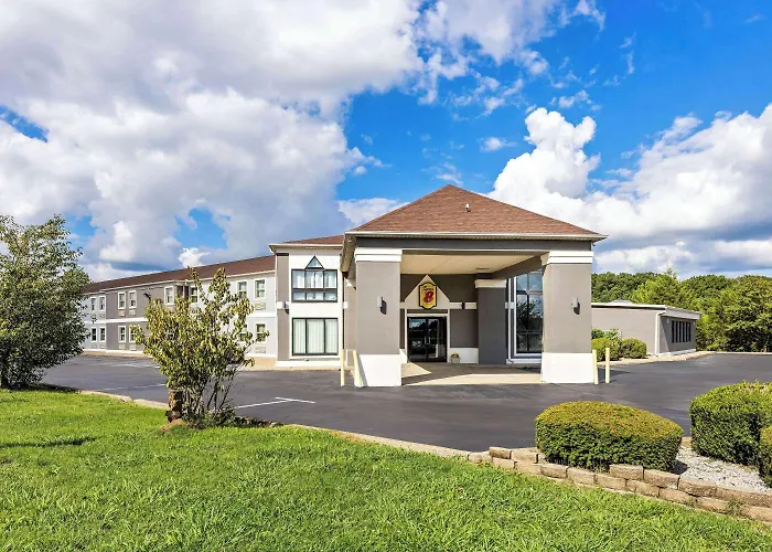 Super 8 By Wyndham Dickson