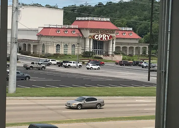 Smoky View Inn