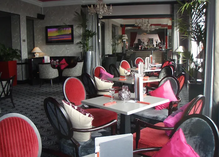Cumberland Hotel - Oceana Collection