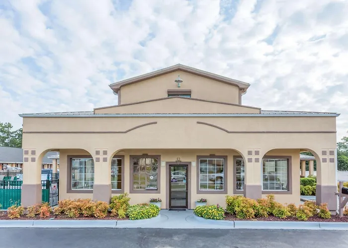 Super 8 By Wyndham Santee
