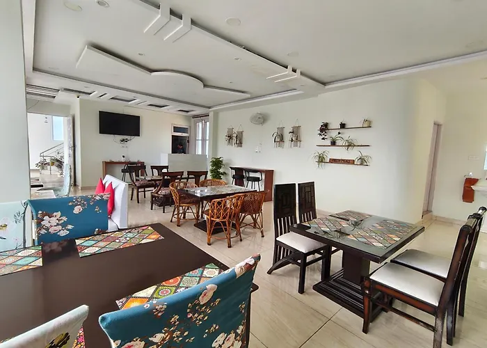Gliders Inn- Curated By Sukhdev