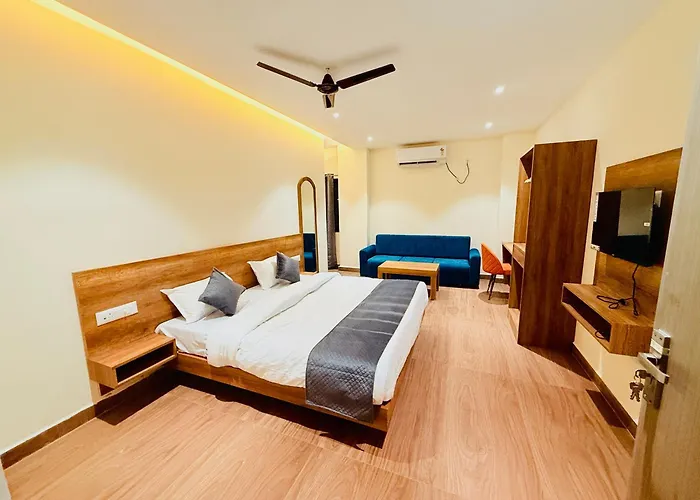 Hotel City Inn 2Min Walk To Gorakhnath Temple