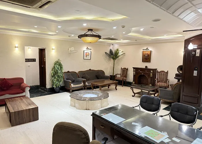 Hotel Diplomat Residency