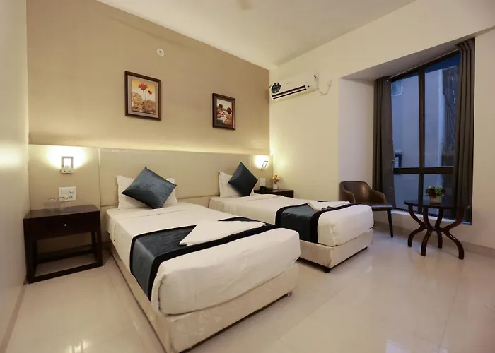 Hotel The White House Ahilyanagar