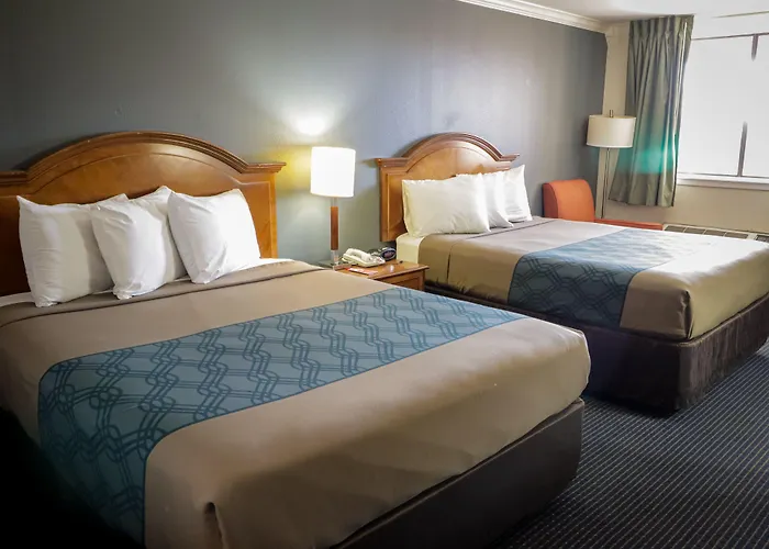 University Inn & Suites San Antonio