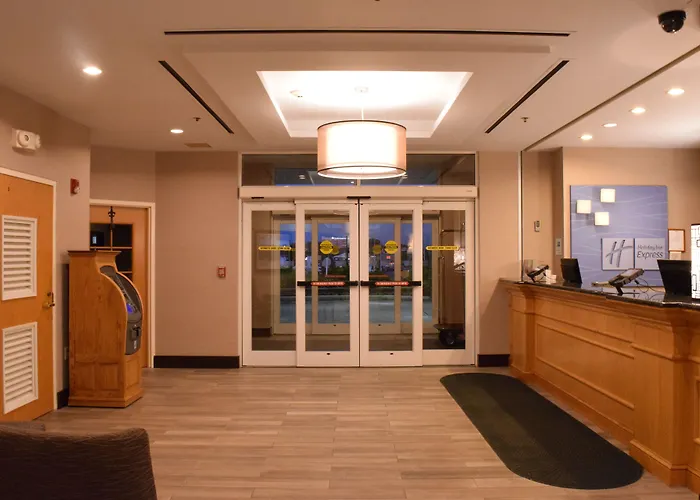 Holiday Inn Express Hotel & Suites Watertown - Thousand Islands By Ihg