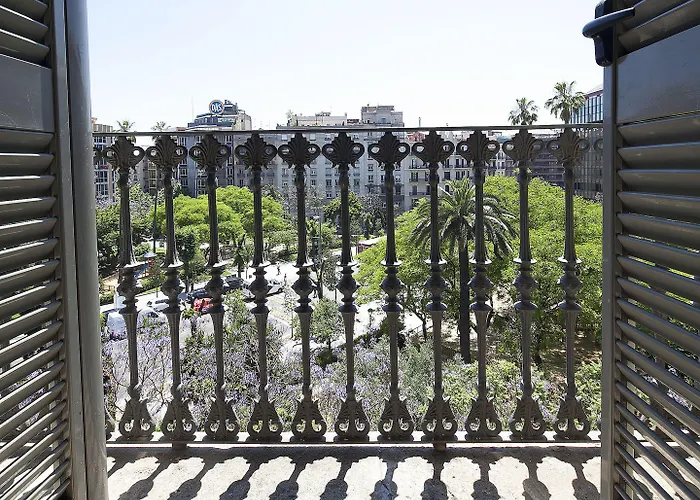 Grandom Suites