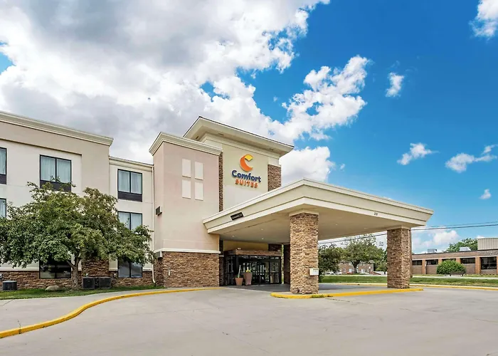Comfort Suites East Lincoln - Mall Area