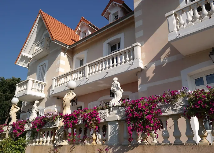 Le Château de Mei Lese La Croix-Valmer