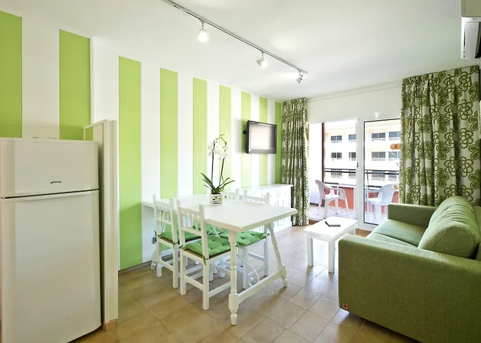 Apartamentos Salles Beach