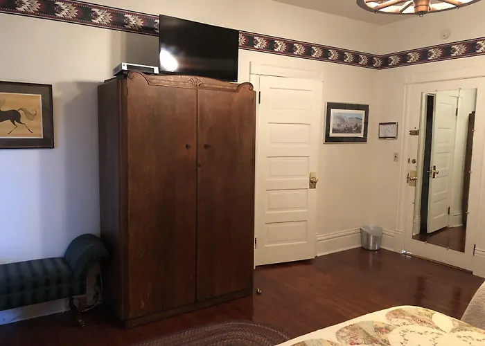 Mansion House Motel