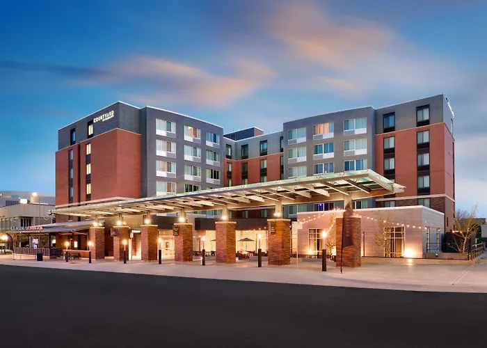 Courtyard Lincoln Downtown Hotel