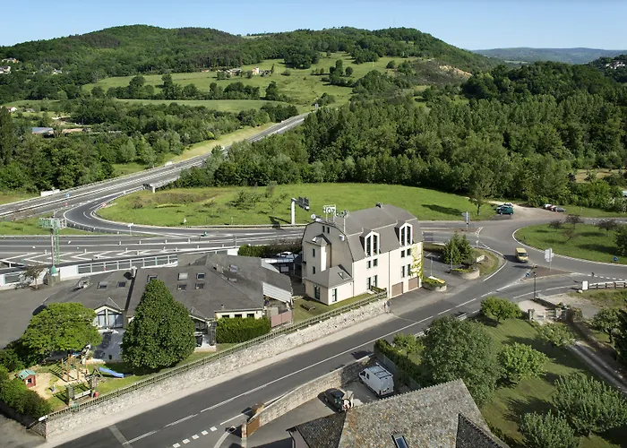 Hôtel-Restaurant Le Calice Du Gevaudan - A75 Banassac