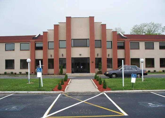 Budget Inn & Suites