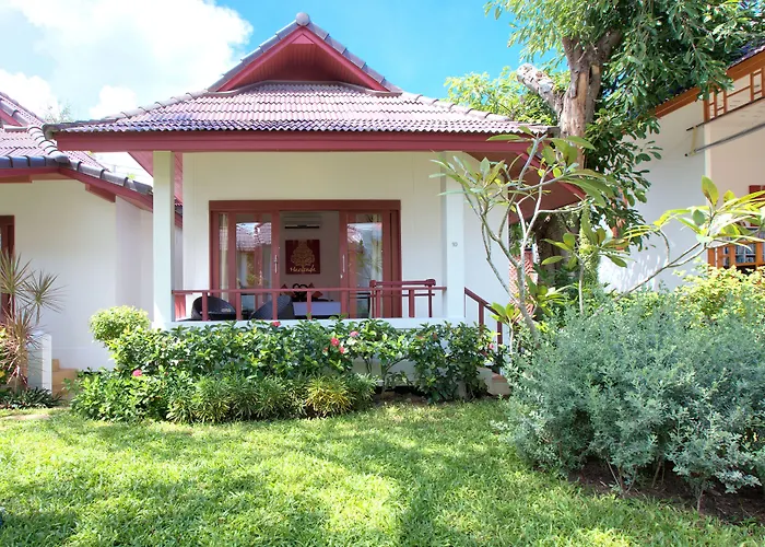 The Cosy Maenam Beach Resort
